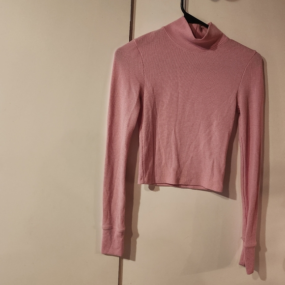 American Eagle Outfitters Tops - American Eagle Outfitters Soft Pink Ribbed Long Sleeve Tee